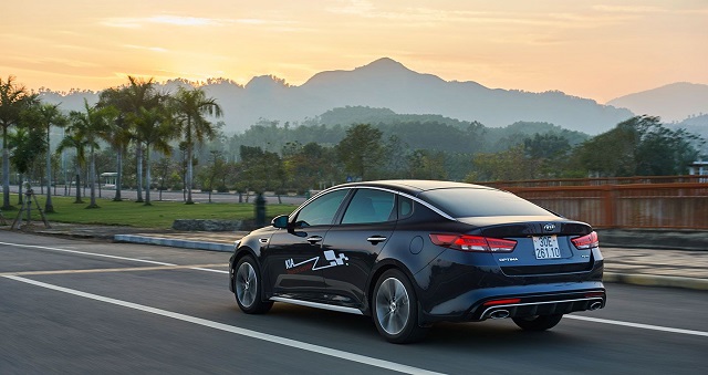 Thiết kế thân xe Kia Optima 2016