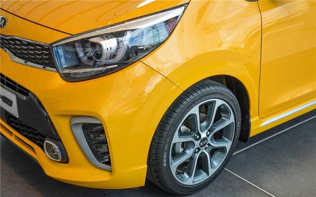 Vẻ mạnh mẽ của đầu xe Kia Picanto 2018 với thiết kế đèn pha chữ U